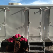 Moon Portable Restrooms, Outdoor Wedding, Rent a bathroom trailer Kentucky, Luxury bathroom trailers Kentucky.